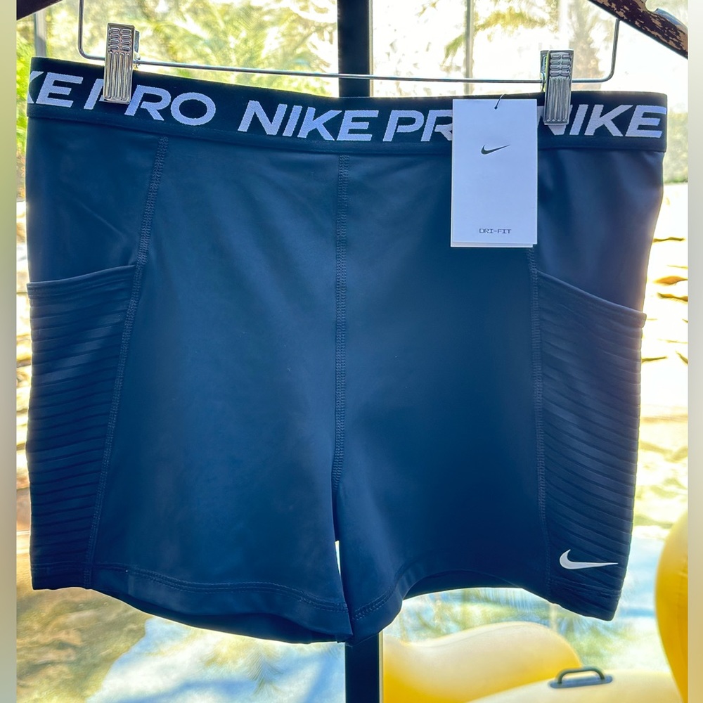 NIKE PRO WOMENS 3” DRI FIT SHORTS (XL) DM6938-010